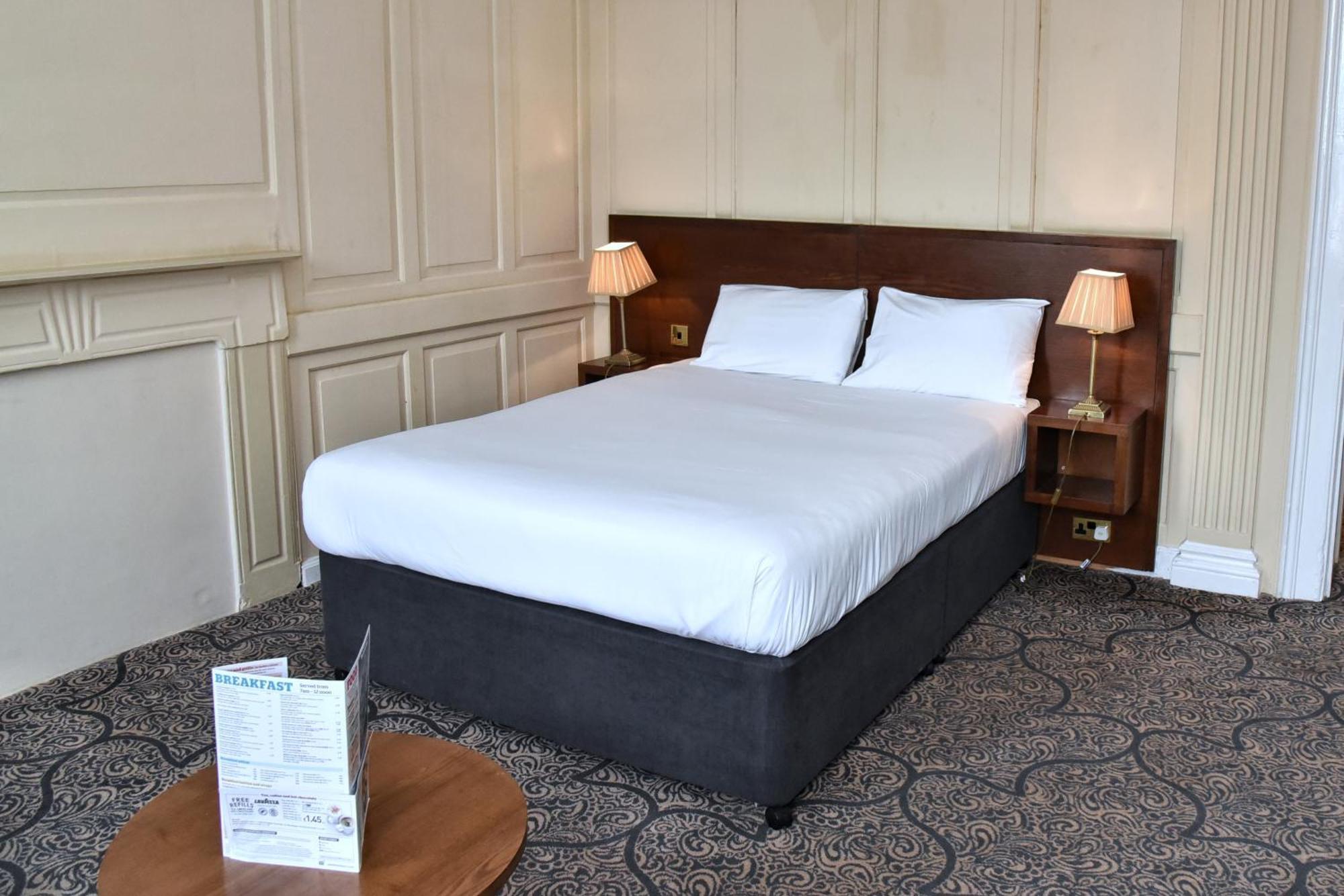 The Castle Hotel Wetherspoon Ruthin Dış mekan fotoğraf