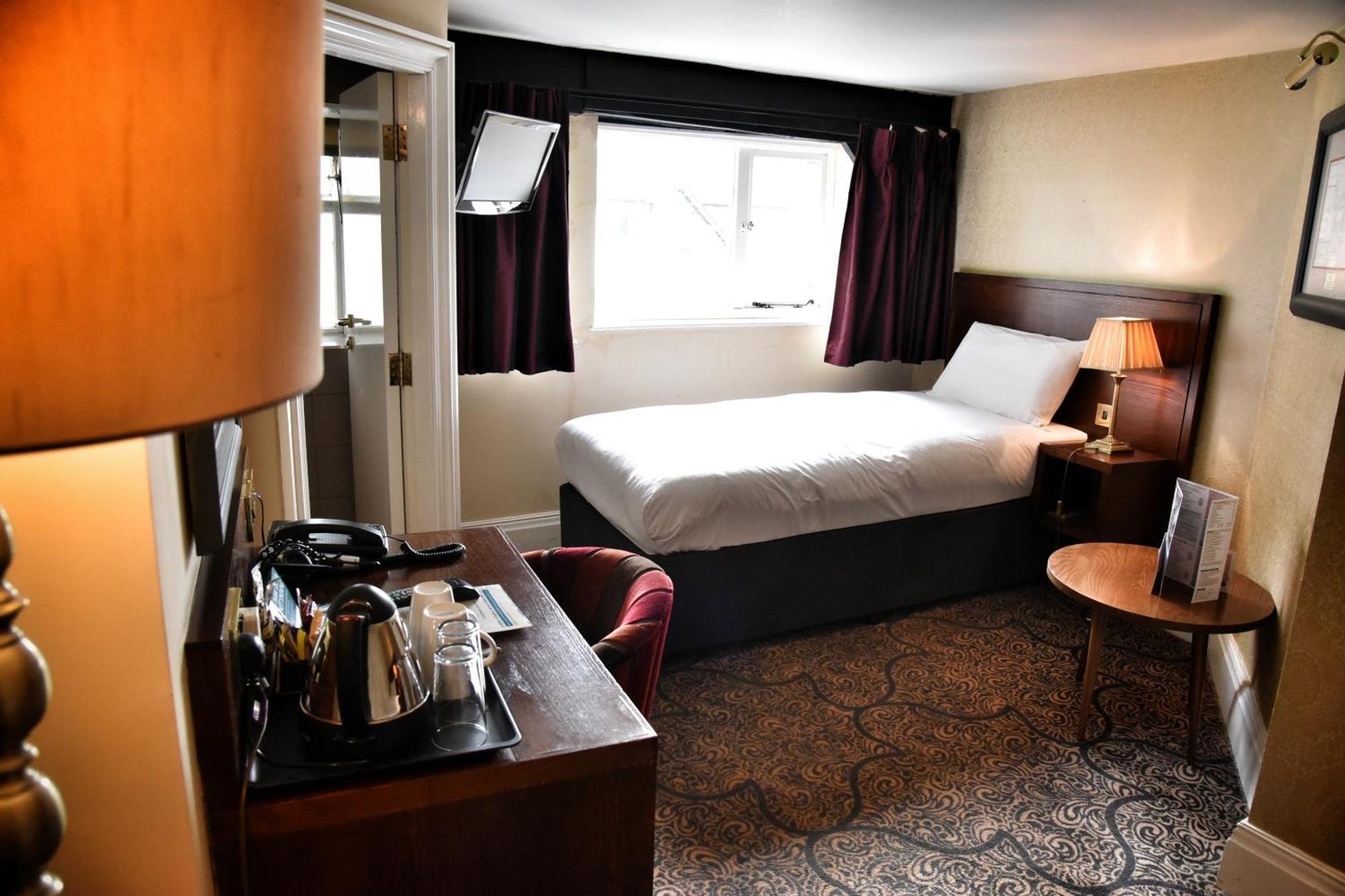 The Castle Hotel Wetherspoon Ruthin Dış mekan fotoğraf