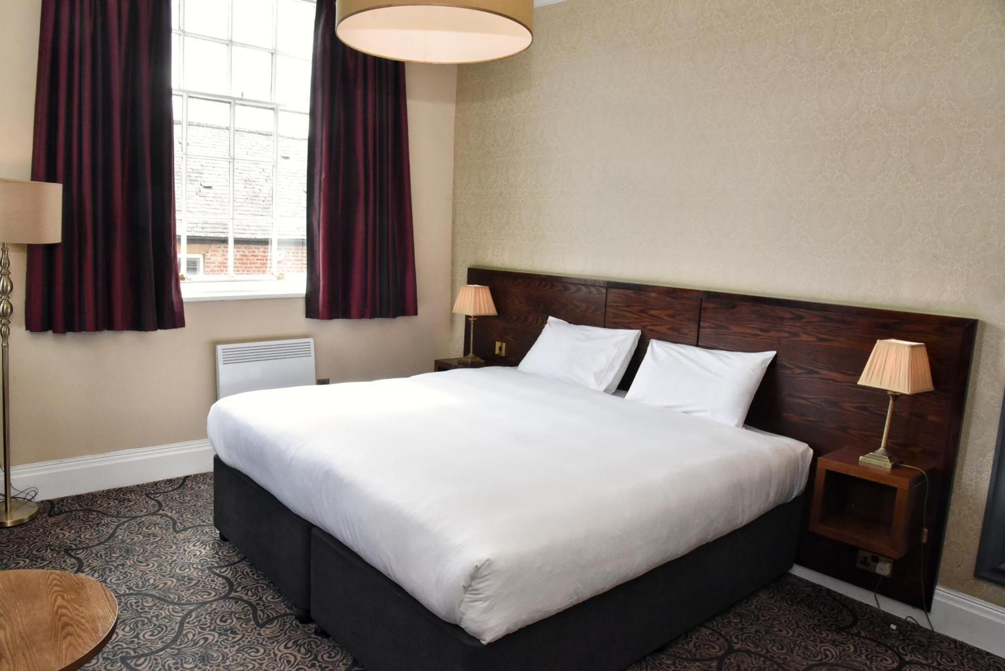 The Castle Hotel Wetherspoon Ruthin Dış mekan fotoğraf