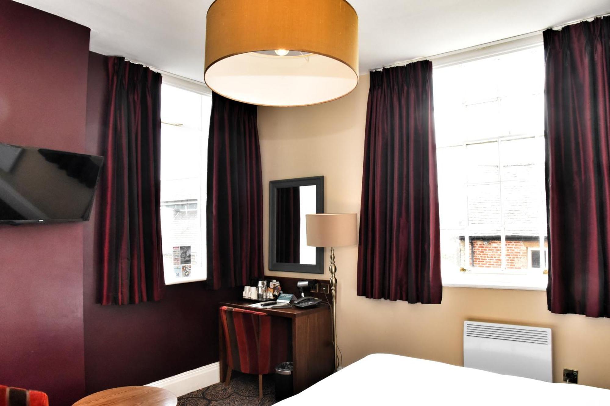 The Castle Hotel Wetherspoon Ruthin Dış mekan fotoğraf