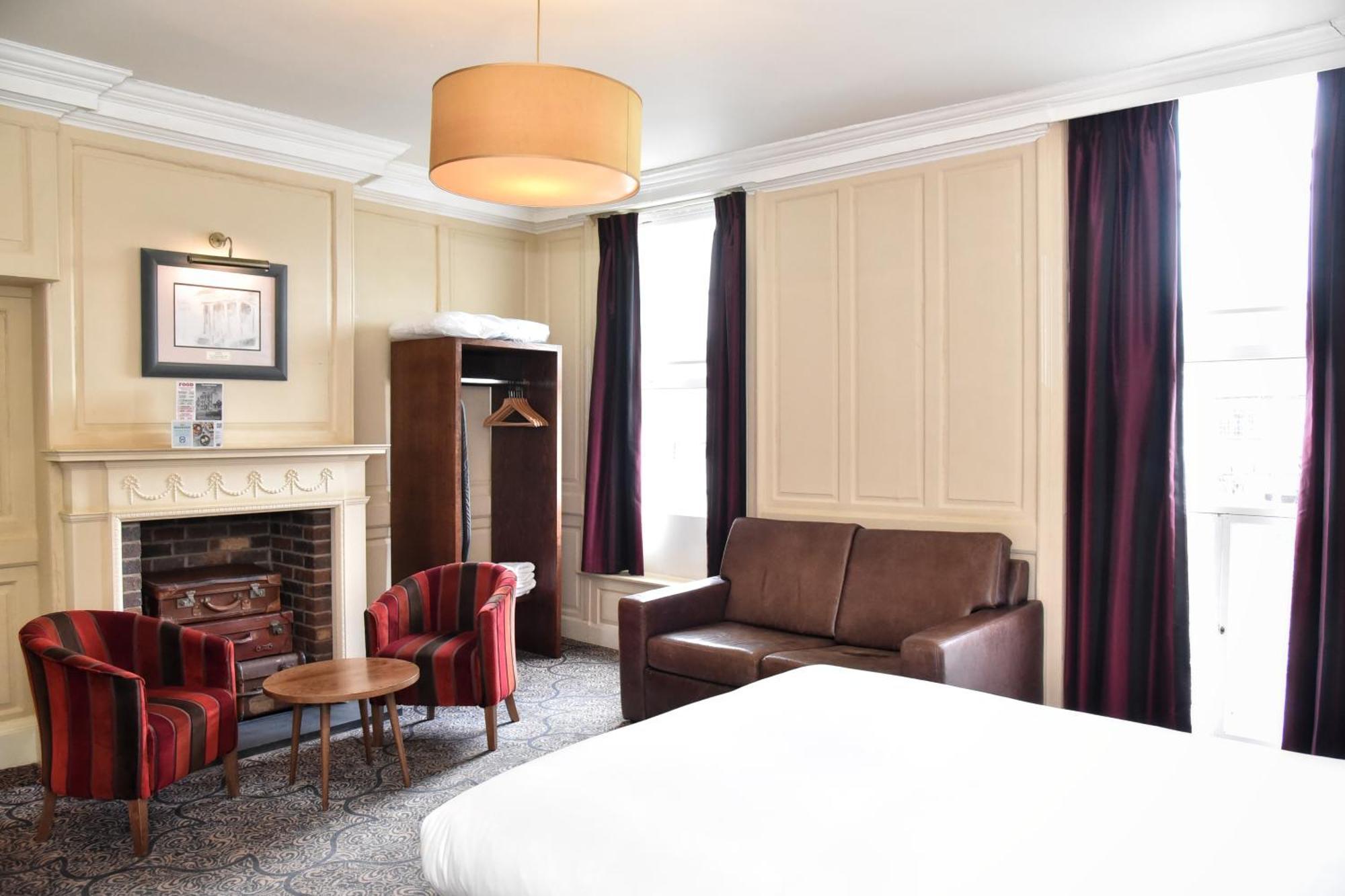 The Castle Hotel Wetherspoon Ruthin Dış mekan fotoğraf