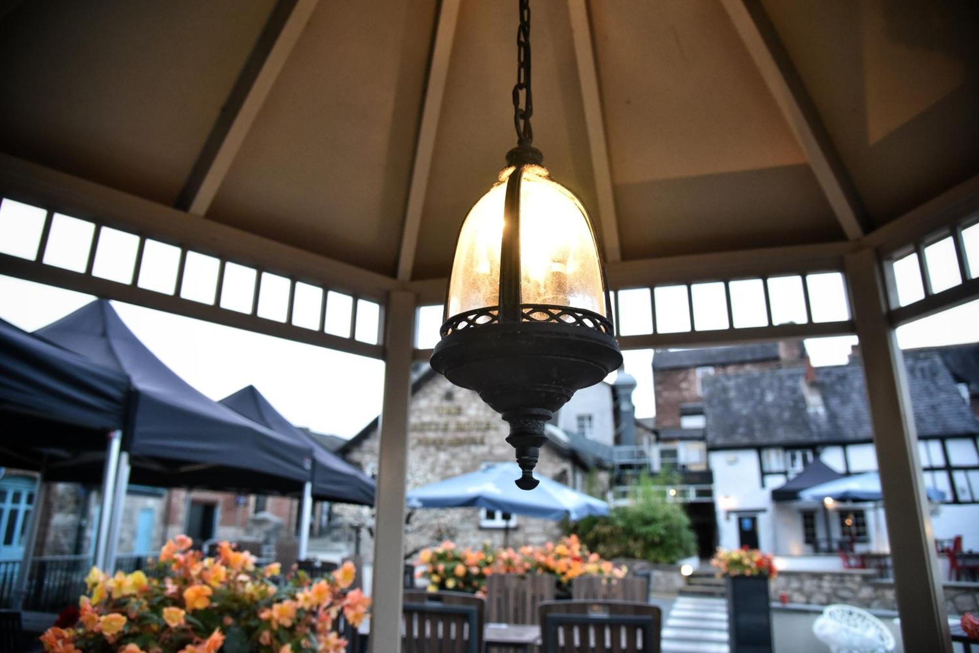 The Castle Hotel Wetherspoon Ruthin Dış mekan fotoğraf