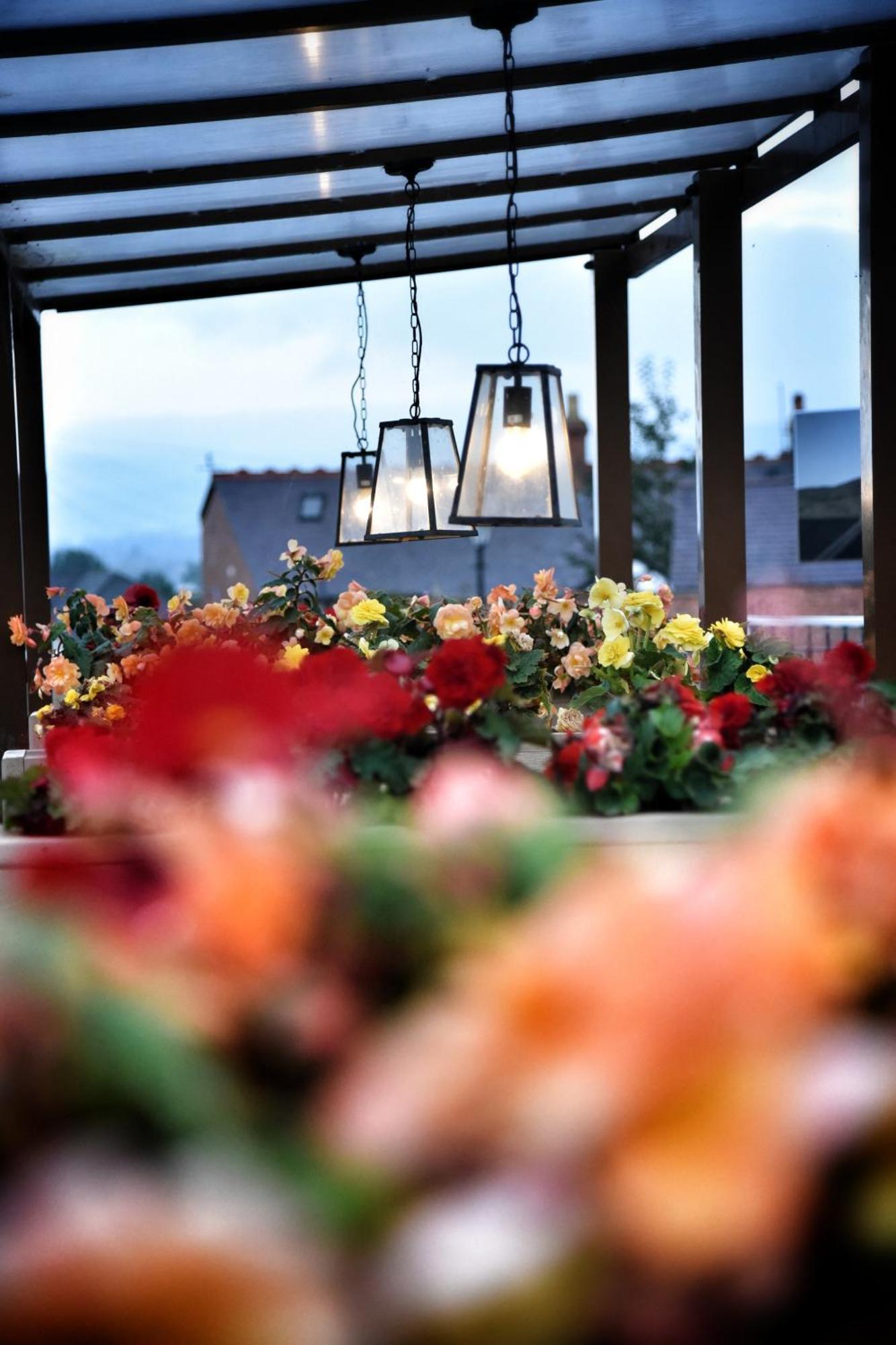 The Castle Hotel Wetherspoon Ruthin Dış mekan fotoğraf