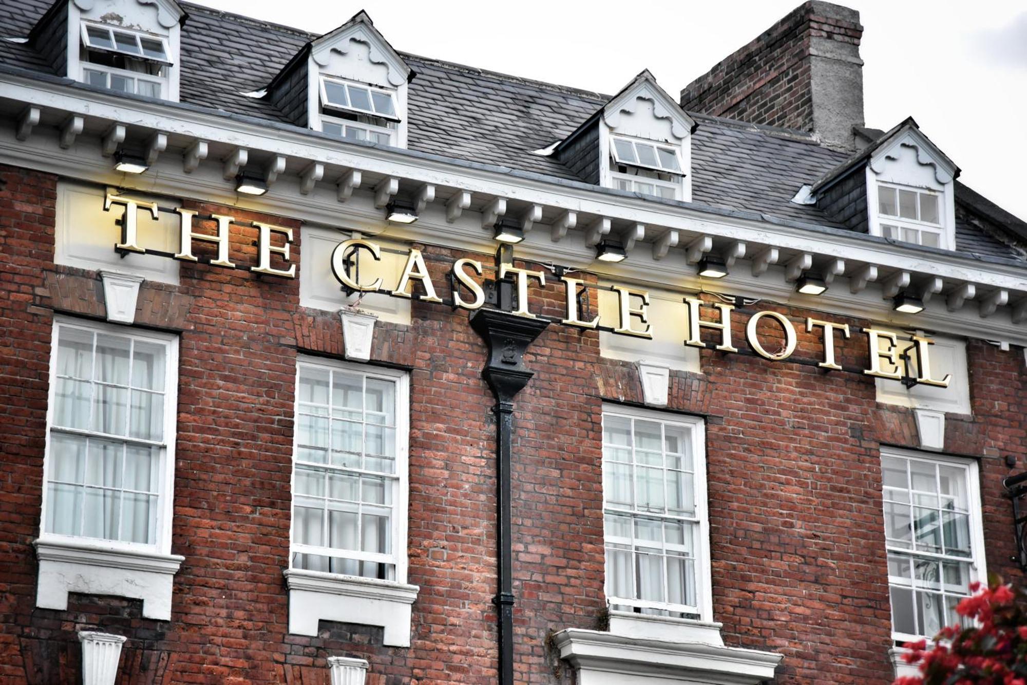 The Castle Hotel Wetherspoon Ruthin Dış mekan fotoğraf