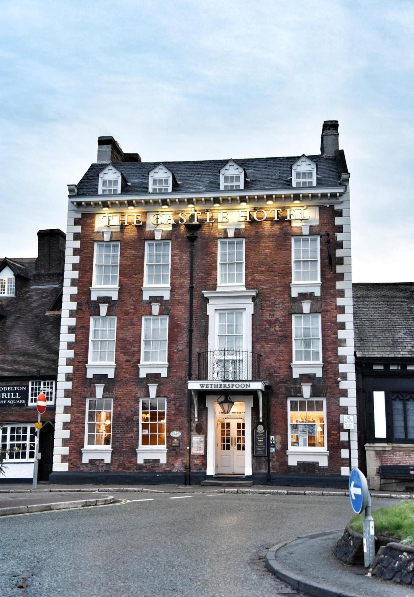 The Castle Hotel Wetherspoon Ruthin Dış mekan fotoğraf