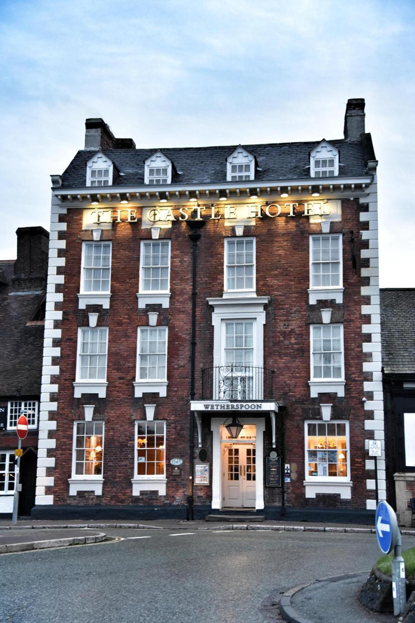 The Castle Hotel Wetherspoon Ruthin Dış mekan fotoğraf