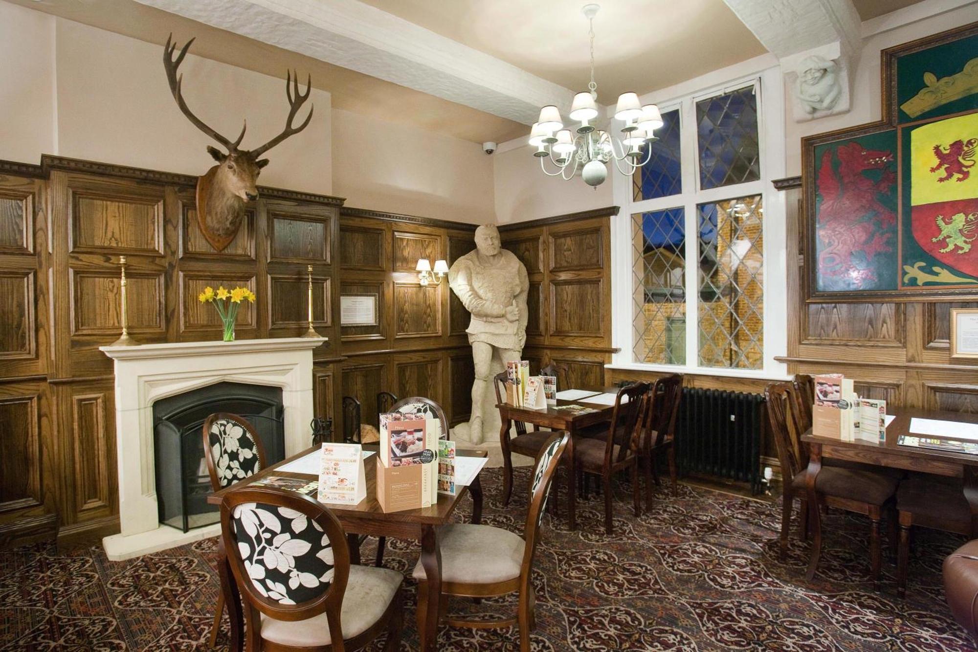 The Castle Hotel Wetherspoon Ruthin Dış mekan fotoğraf