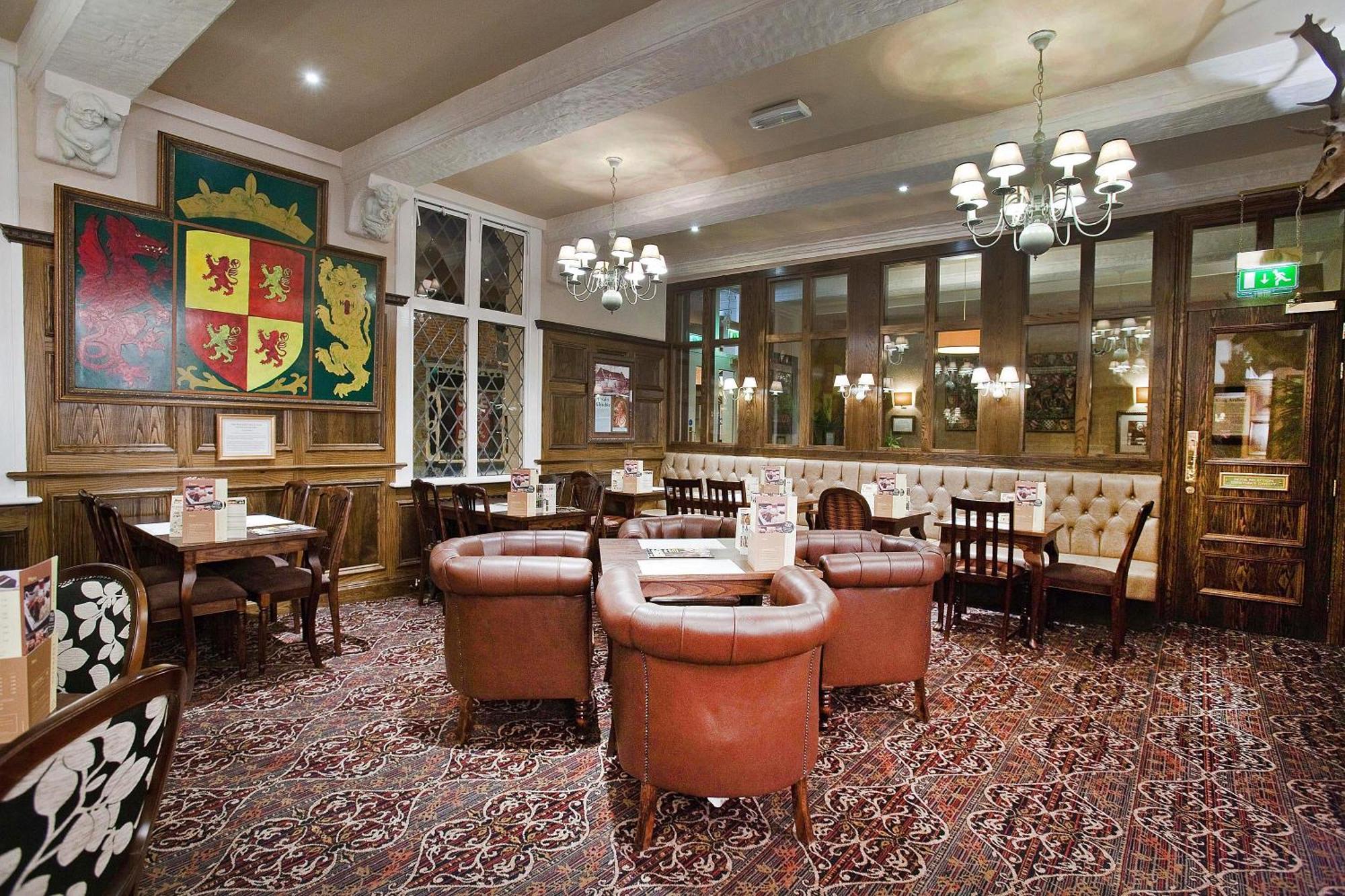 The Castle Hotel Wetherspoon Ruthin Dış mekan fotoğraf