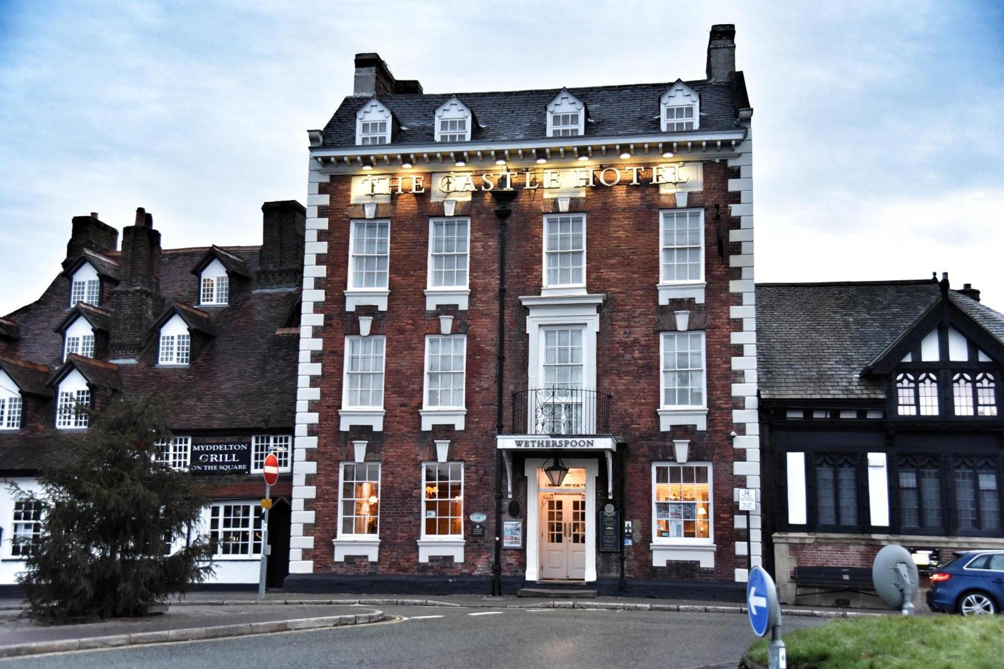 The Castle Hotel Wetherspoon Ruthin Dış mekan fotoğraf