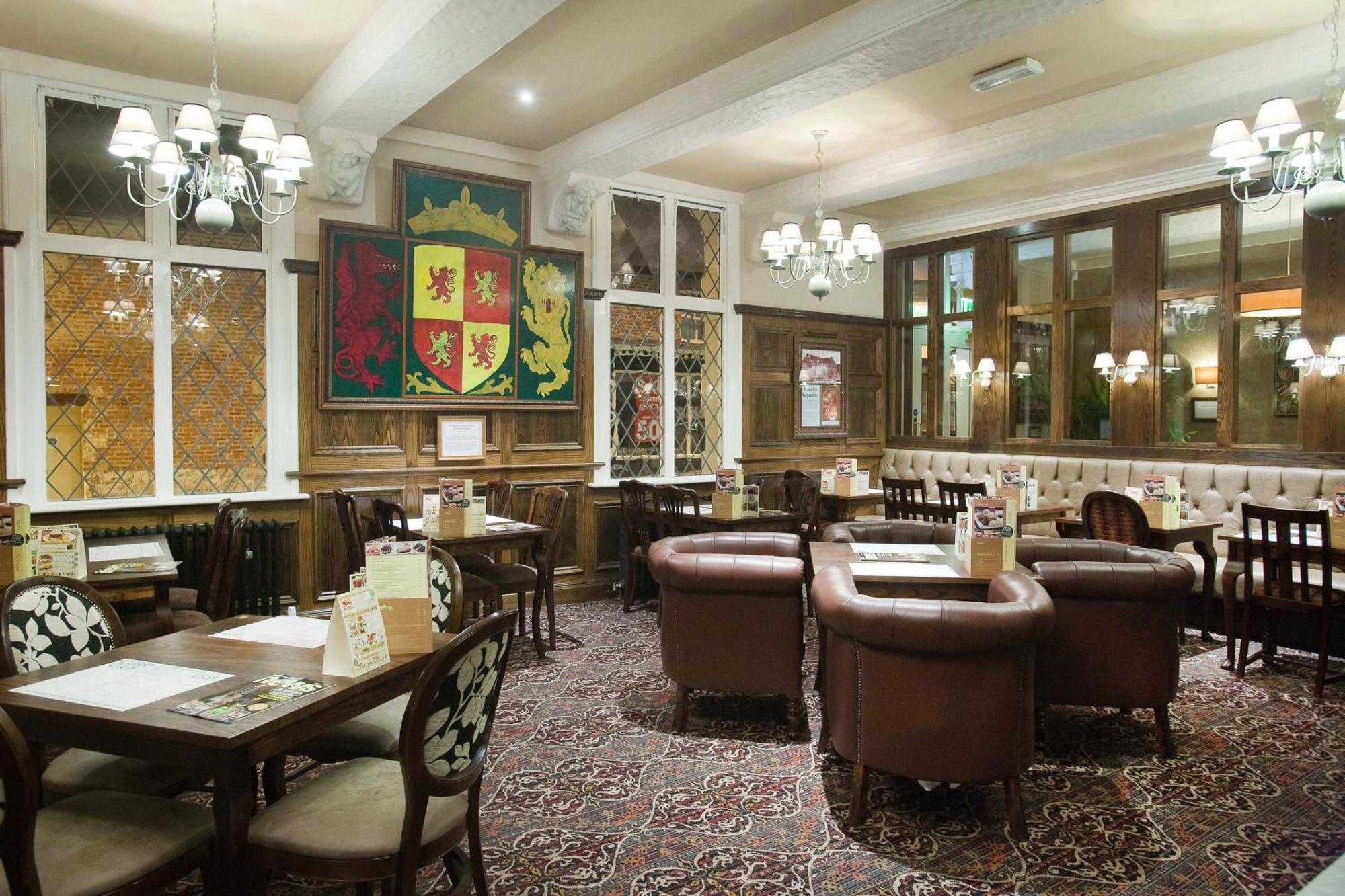 The Castle Hotel Wetherspoon Ruthin Dış mekan fotoğraf