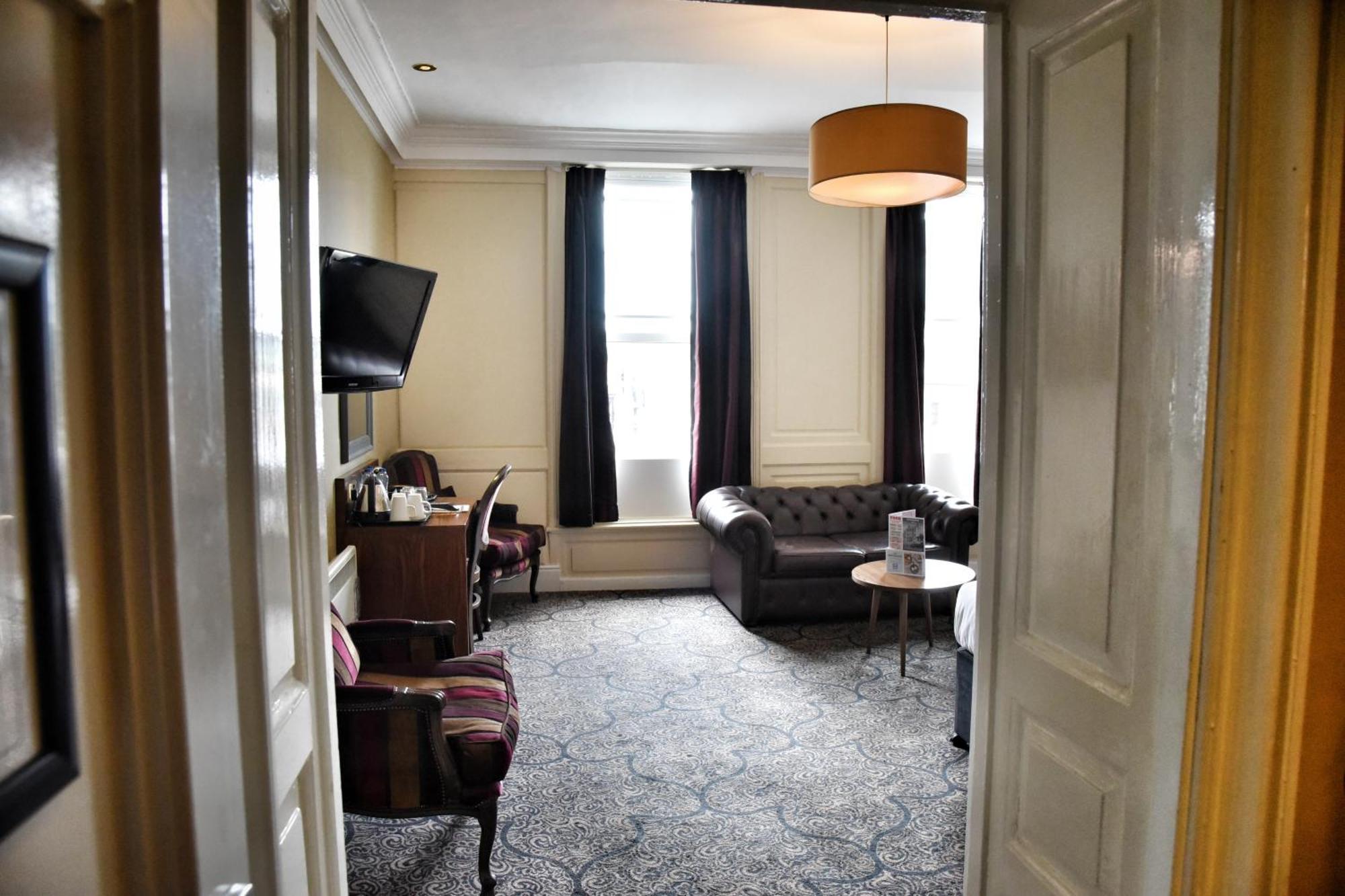 The Castle Hotel Wetherspoon Ruthin Dış mekan fotoğraf